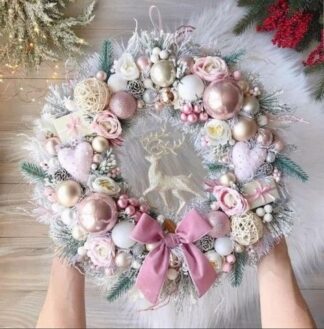 Wie einen Weihnachtskranz schmücken